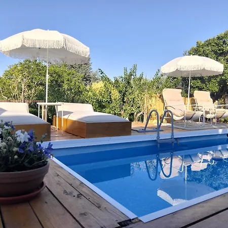 فندق مبيت وإفطار Luxury Olimpia Restaurant 2*